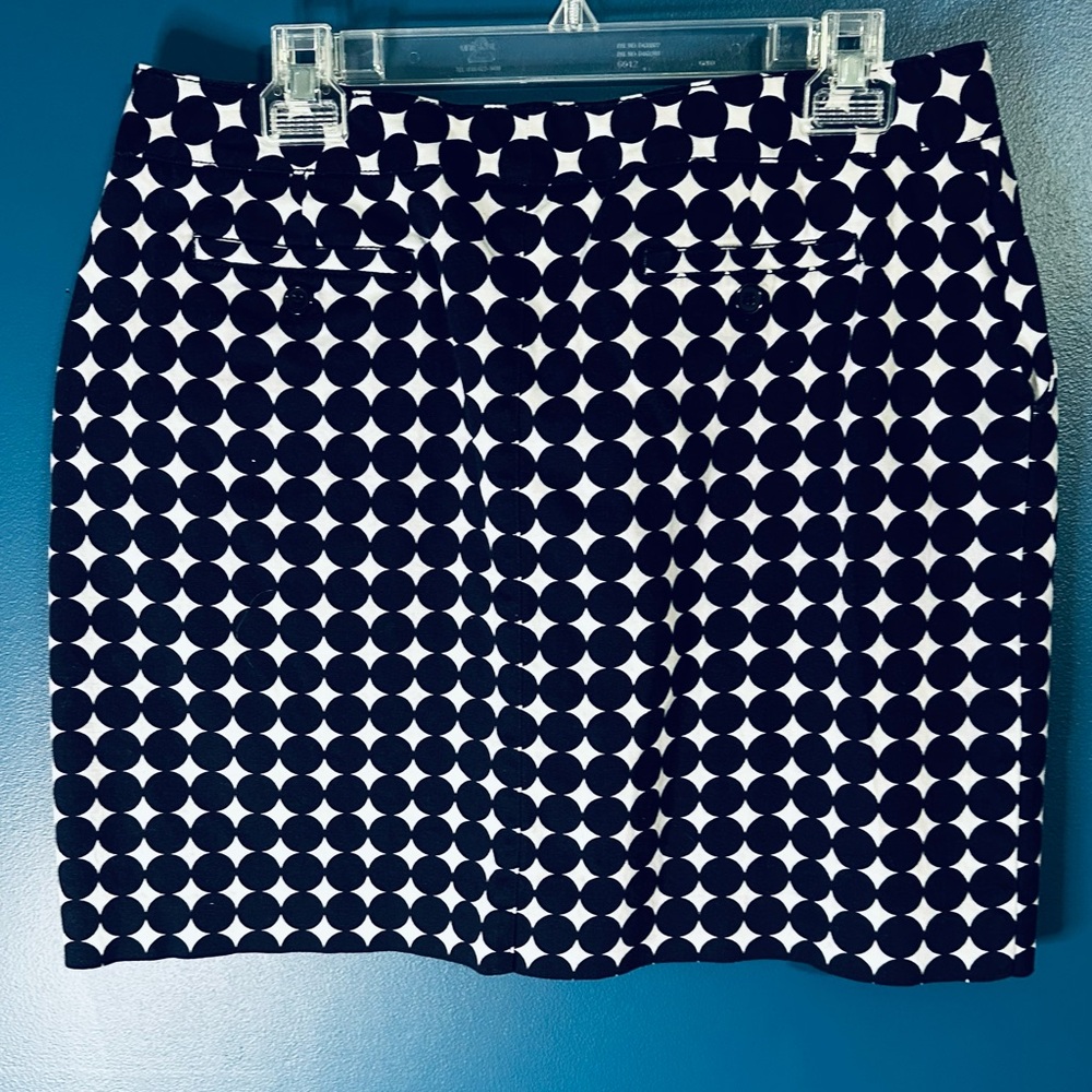 Larry Levine navy blue and white polka dot skirt. Size 12